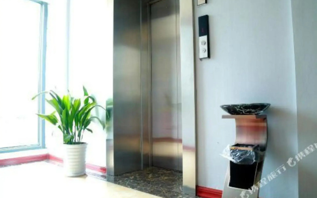 Super 8 Collection Hotel (Xuzhou Suining Qingnian Road)