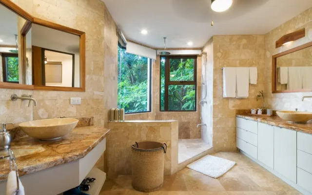 Stunning 7 BR Villa Manuel Antonio Sanctuary