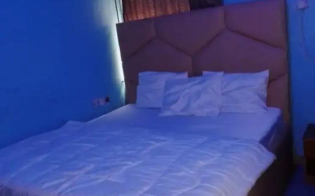 Americana Hotel