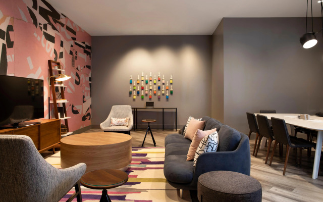 Crowne Plaza Atlanta Perimeter at Ravinia by IHG