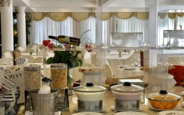 Domizia Palace Hotel