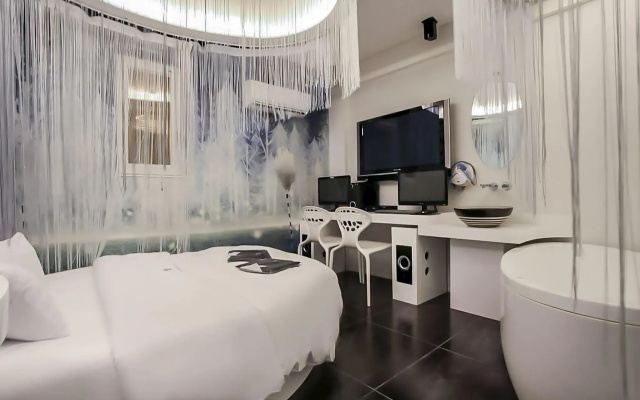 Nine Star Hotel