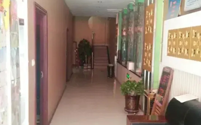 Green Island Hotel (Urumqi No.98 Middle School)