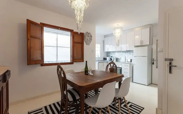 Samba in Gandia With 3 Bedrooms and 1 Bathrooms