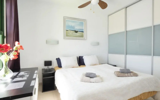 Apartment Los Zafiros in Puerto del Carmen Aircond & Wifi & Dishwasher