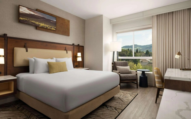 Hotel Centro Sonoma Wine Country, Tapestry Collection Hilton
