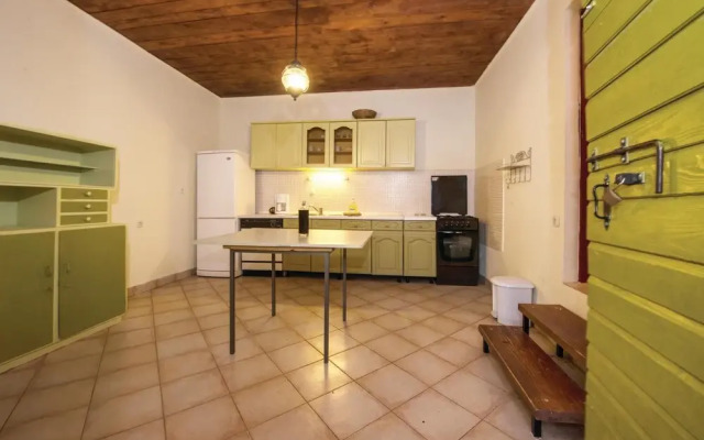 Amazing Home in Lozovac with Hot Tub, WiFi & 4 Bedrooms