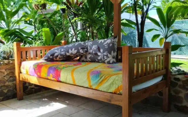 Villa Temae Beach