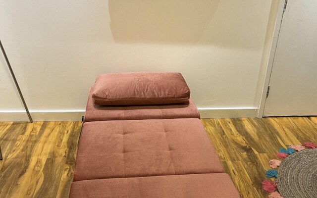 Studio 4 Small Private Family in Central London