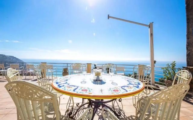 Villa Paradise-sleeps 20-pool-sea Views-pets