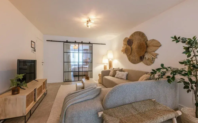 Cosy Bohemian Decorated Apartment With Terrace