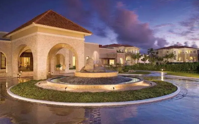 Rooms by G Golden Bear Lodge Cap Cana Hotel
