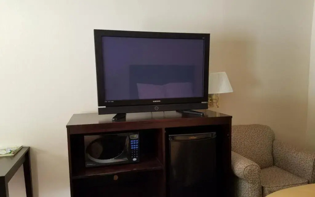 Ameriview Inn and Suites