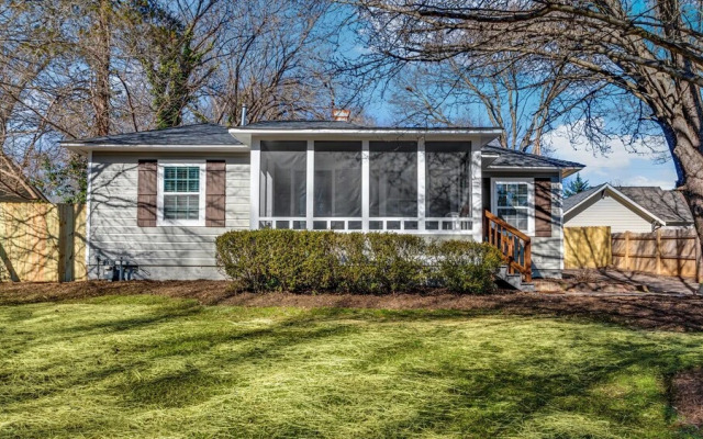 2 bedroom, Georgia Avenue