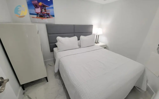 Alexander 1115 3 Bedroom Apts