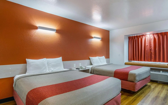 Motel 6 McAlester, OK