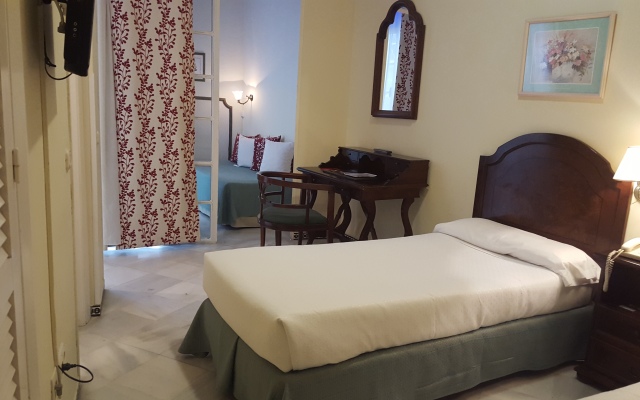 Hotel Abril