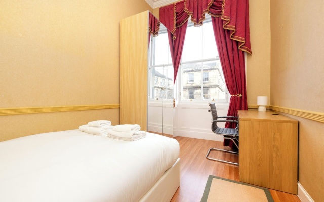 Stylish Southside Flat Near Old Town