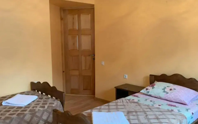 Roberi Art Guest House