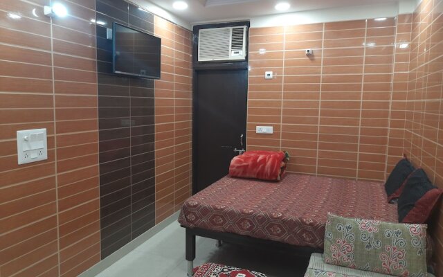 Luxury Private Flat In Lajpat Nagar With Attached Kitchen Kitchen 92,121,74700