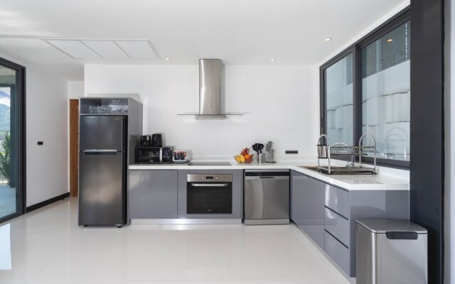 Trendy Modern Pool Villa Sunset Garden 4