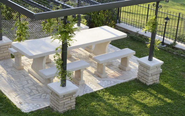 Cozy 2-bed Apartment, Petrella