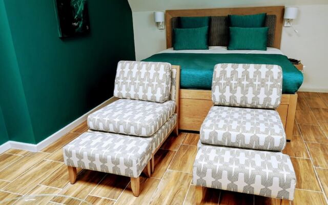 Urban Oasis ApartHotel