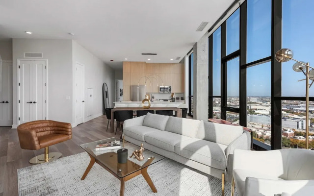 Group Escape 2 Luxury 3BR Penthouses