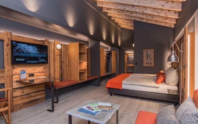 Hotel Basecamp