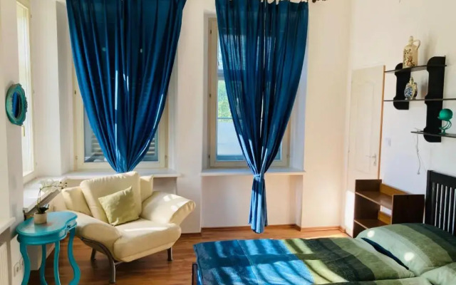 Arnie Apartman