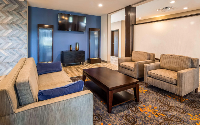 False River Hotel