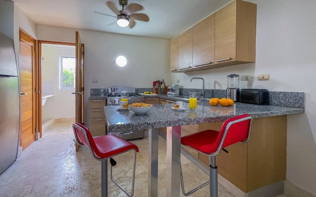 Cute Apartment Only Steps From the Beach