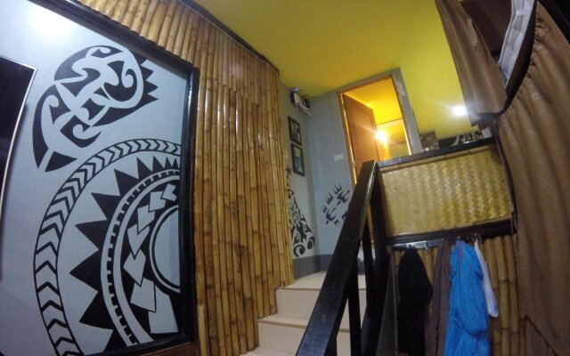 Coma Lounge & Hostel
