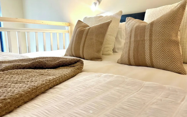 Athenaeum House-leeds Centre-sleeps 3-pets