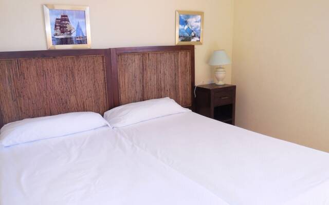 Apartamentos Playa Romana 3000