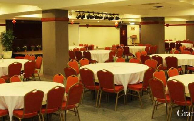 Mayres Hotel Kota Tinggi