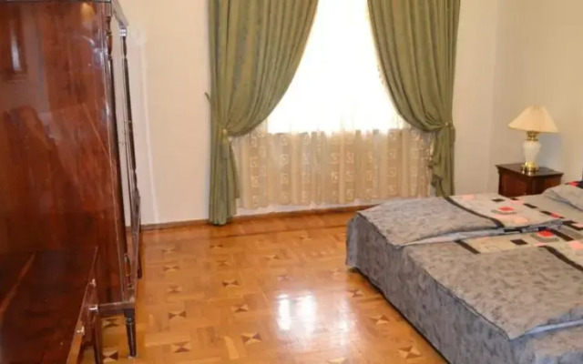 Apartment on Teryan Street