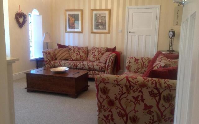 Fring House Apartment