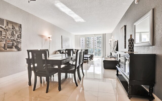 Destination Stays-Ocean View Condo Miami