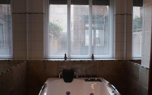 De Buitenmuur Guest House