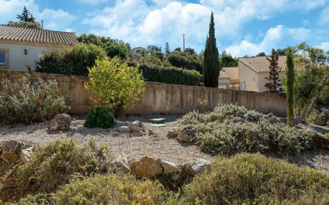 Villa in Montbrun With Pool and Mountain Views
