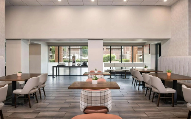 Embassy Suites by Hilton Tucson East