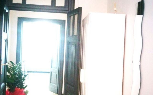 Ad Hoc Guesthouse
