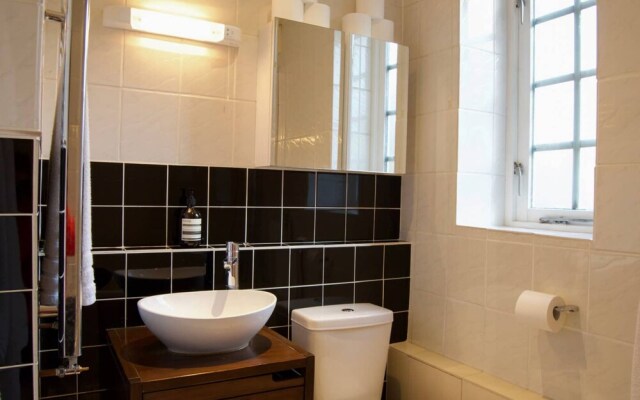 Charming 2 Bedroom Apartment In Fabulous Wandsworth