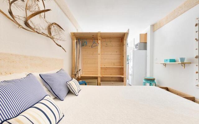 Mono Chicca Blu by BarbarHouse