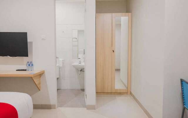 Reddoorz Plus Near Soekarno Hatta Airport Taman Mahkota