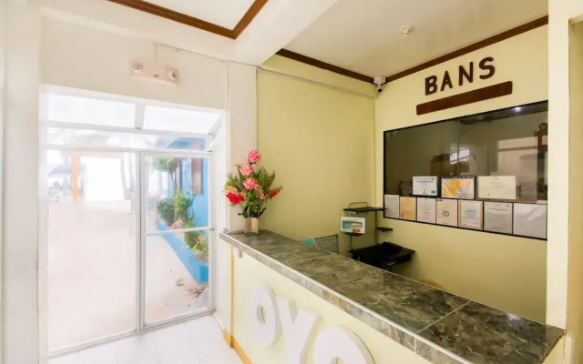 OYO 409 Bans Beach Resort