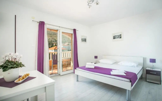 Kaja - right next to the beach