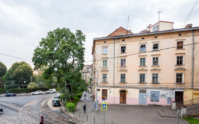 Three separate bedrooms on Square Rynok