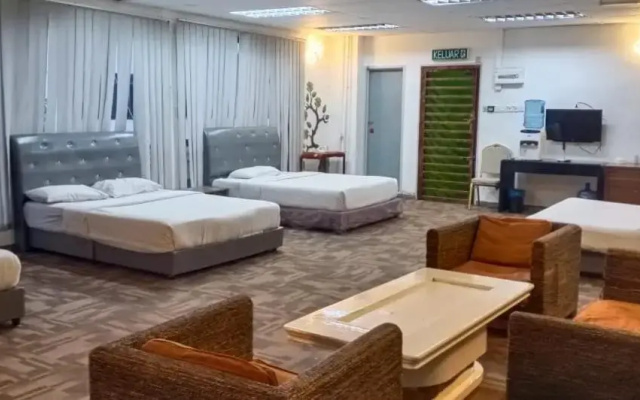 Golden Leaf Hotel Danga Bay